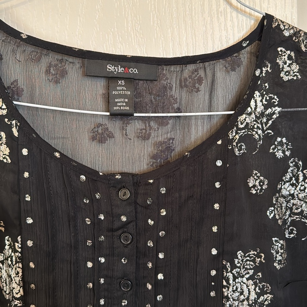 Women’s Blouse - Picture 2 of 4